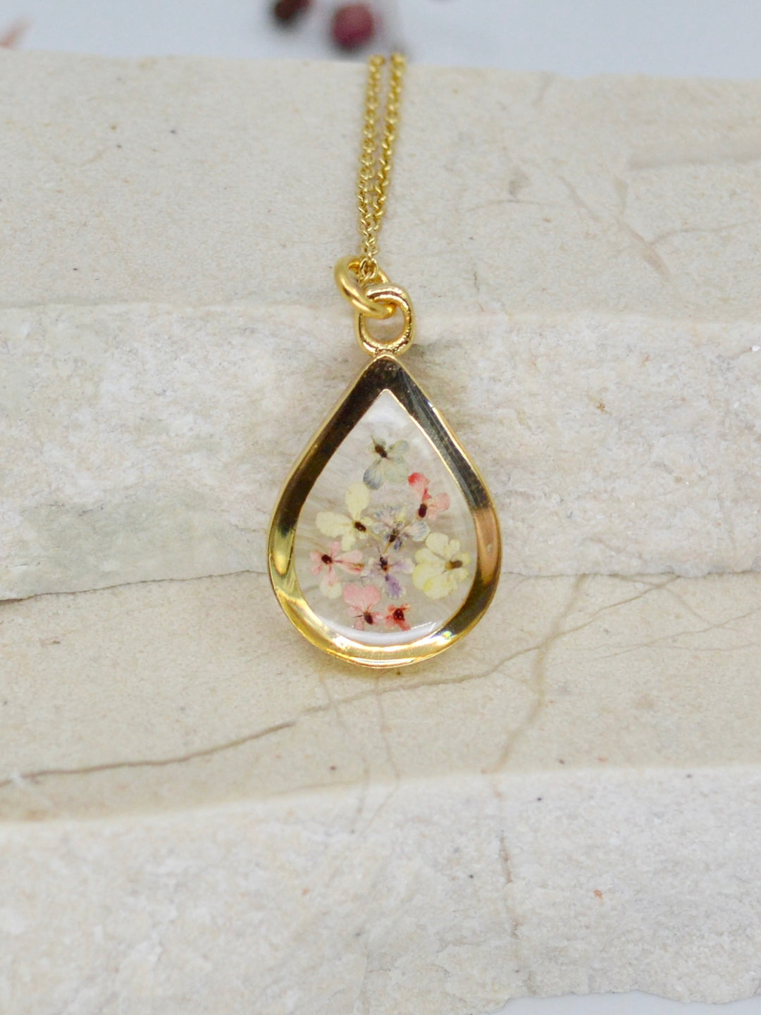 Tiny Garden Teardrop Kolye