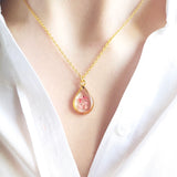 Depth of Pink Teardrop Kolye