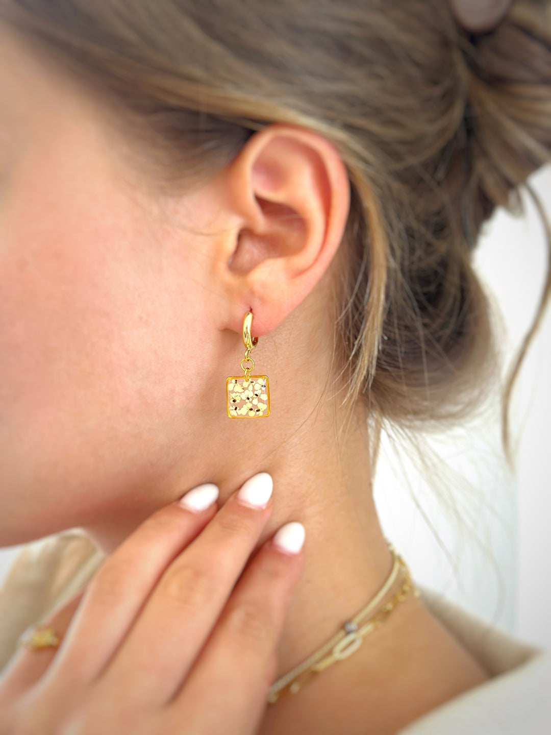 Earring | Teeny Weeny Square Drop Pink