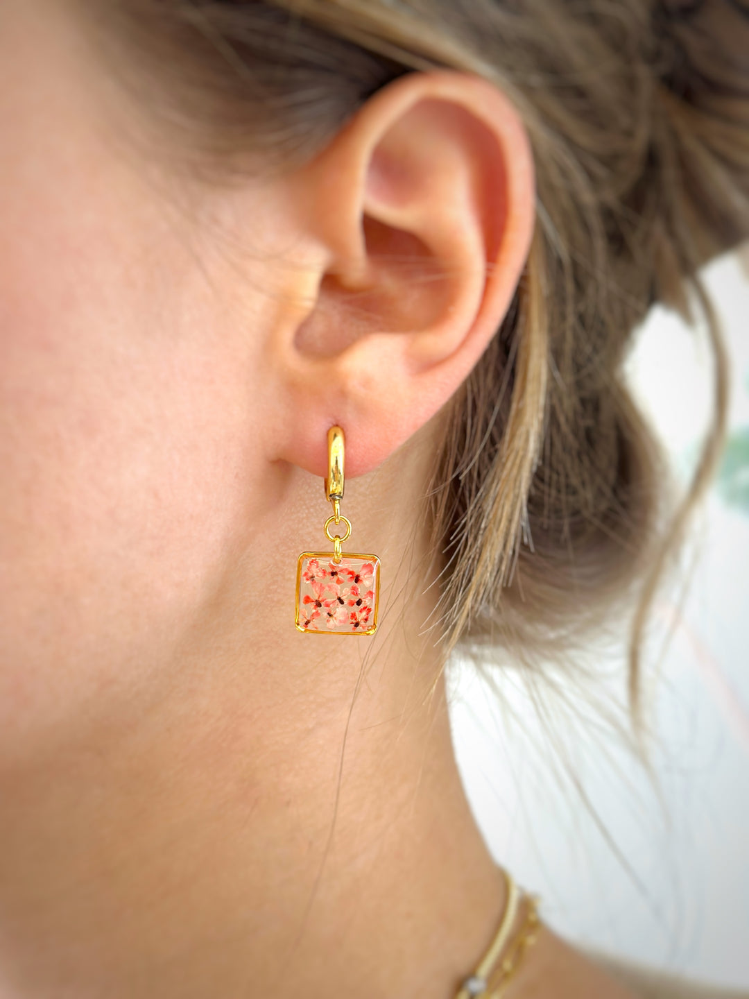 Earring | Teeny Weeny Square Drop Pink